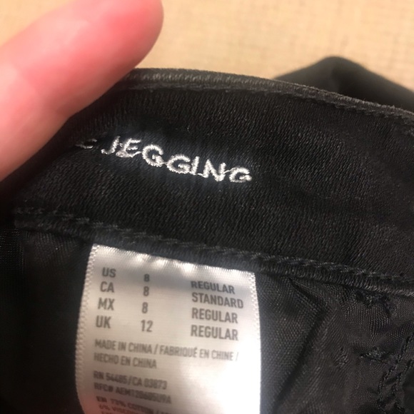 American Eagle Ripped Jeans - Picture 3 of 4